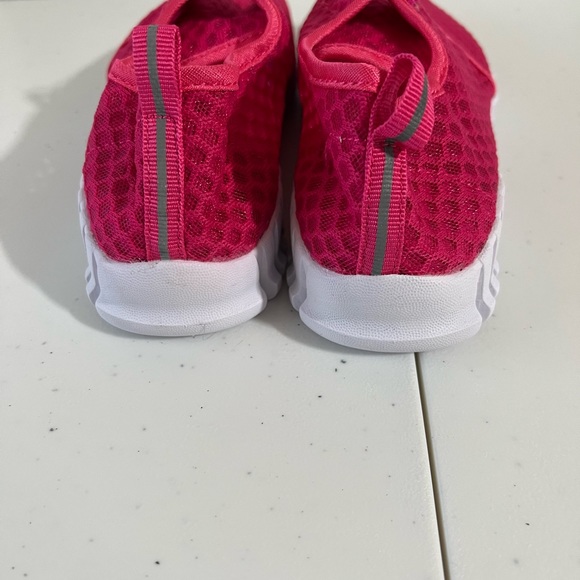 Pink Quick Drying Mesh Water Shoes Women size 8.5 (39) NEW - Picture 5 of 6